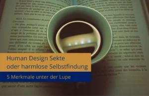 Schwarzer Kaffee in Tasse auf Buch